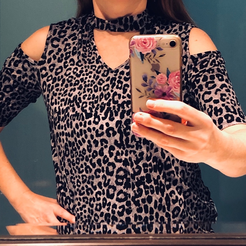 🤎🖤 leopard print, open shoulder top! 🖤🤎